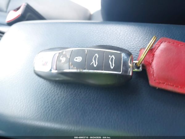 2013 PORSCHE BOXSTER — I11