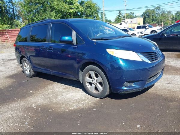 2012 TOYOTA SIENNA LE V6 8 PASSENGER — I1