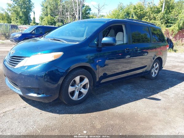 2012 TOYOTA SIENNA — I2