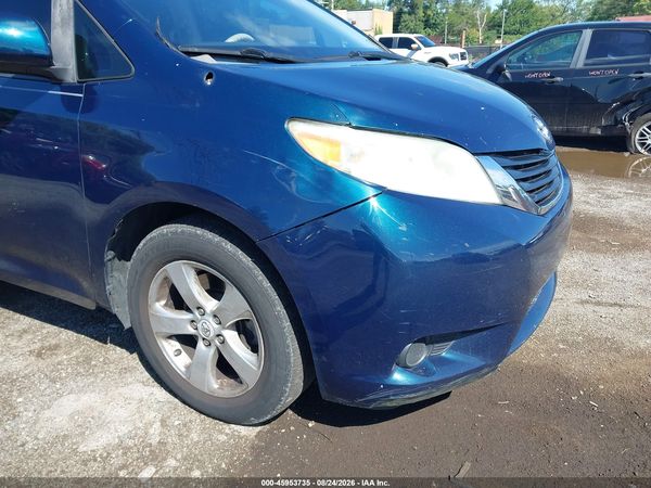 2012 TOYOTA SIENNA LE V6 8 PASSENGER — I6