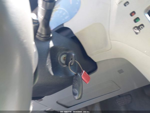 2012 TOYOTA SIENNA LE V6 8 PASSENGER — I11