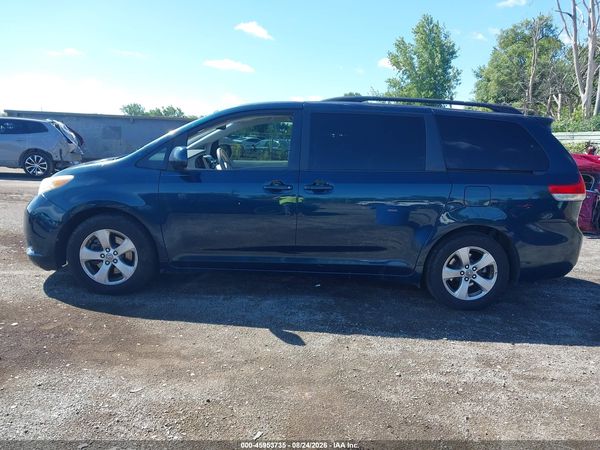 2012 TOYOTA SIENNA LE V6 8 PASSENGER — I117