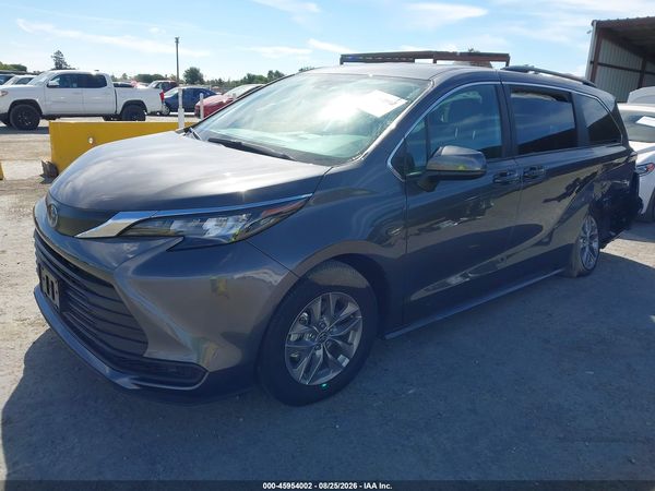 2025 TOYOTA SIENNA LE