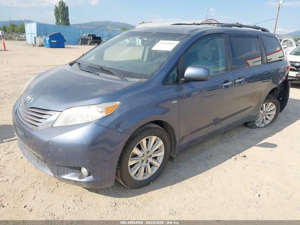 2016 TOYOTA SIENNA — I2