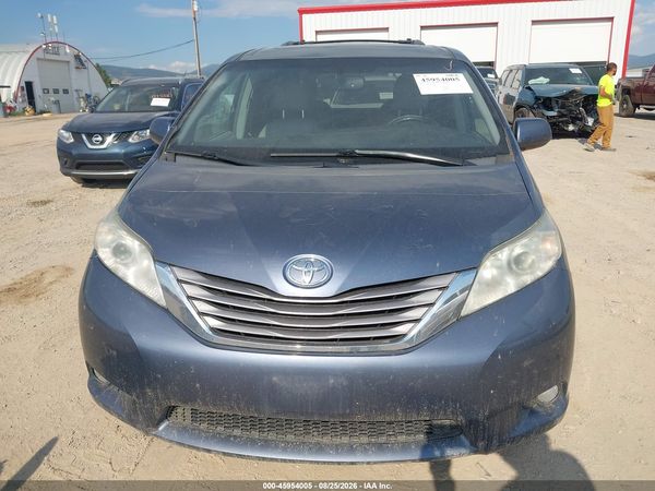 2016 TOYOTA SIENNA XLE PREMIUM 7 PASSENGER — I115