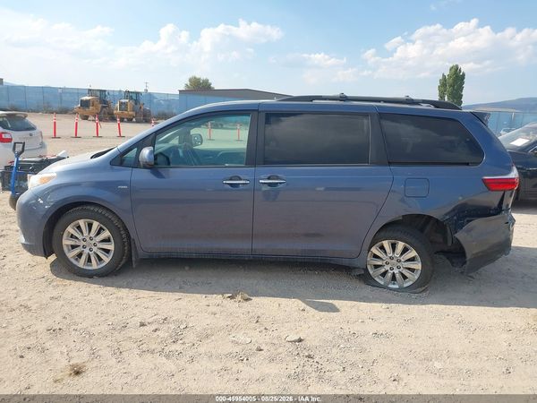 2016 TOYOTA SIENNA XLE PREMIUM 7 PASSENGER — I117
