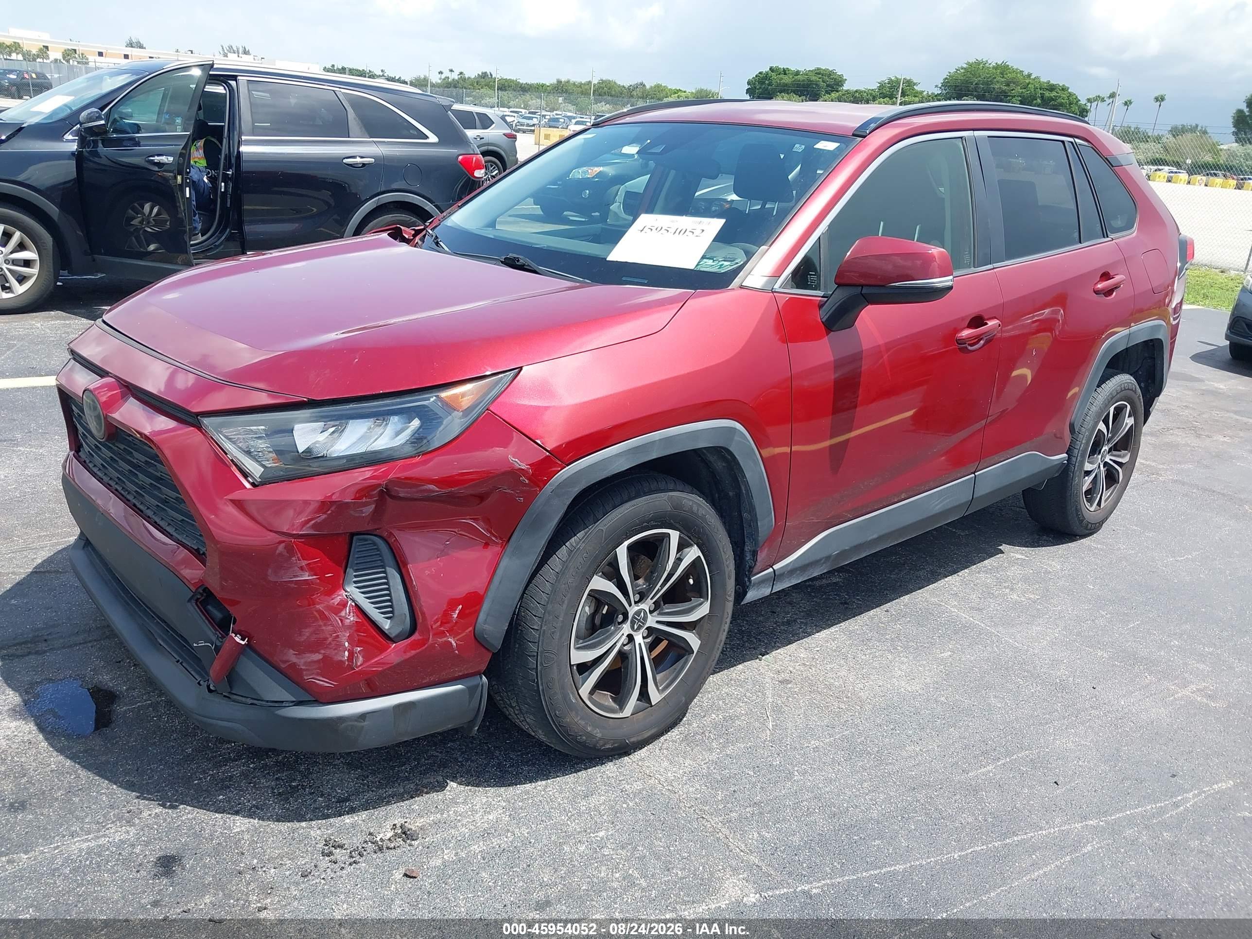 2019 TOYOTA RAV4 LE — I2