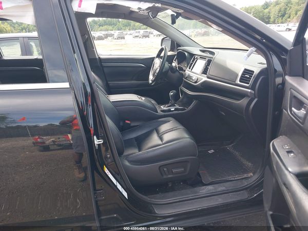 2018 TOYOTA HIGHLANDER SE — I5