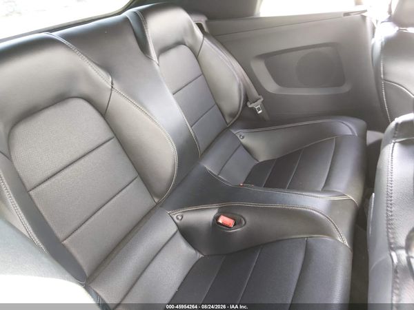2020 FORD MUSTANG ECOBOOST PREMIUM — I8