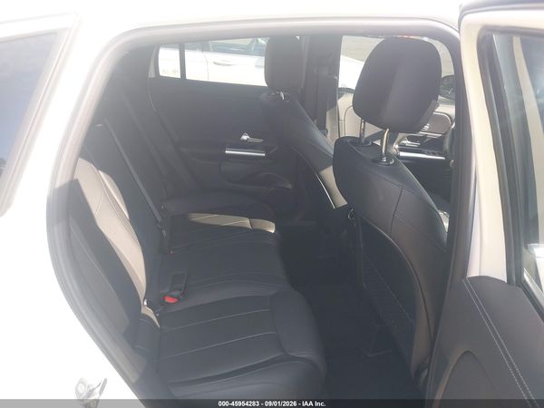 2025 MERCEDES-BENZ GLA 250 4MATIC — I8