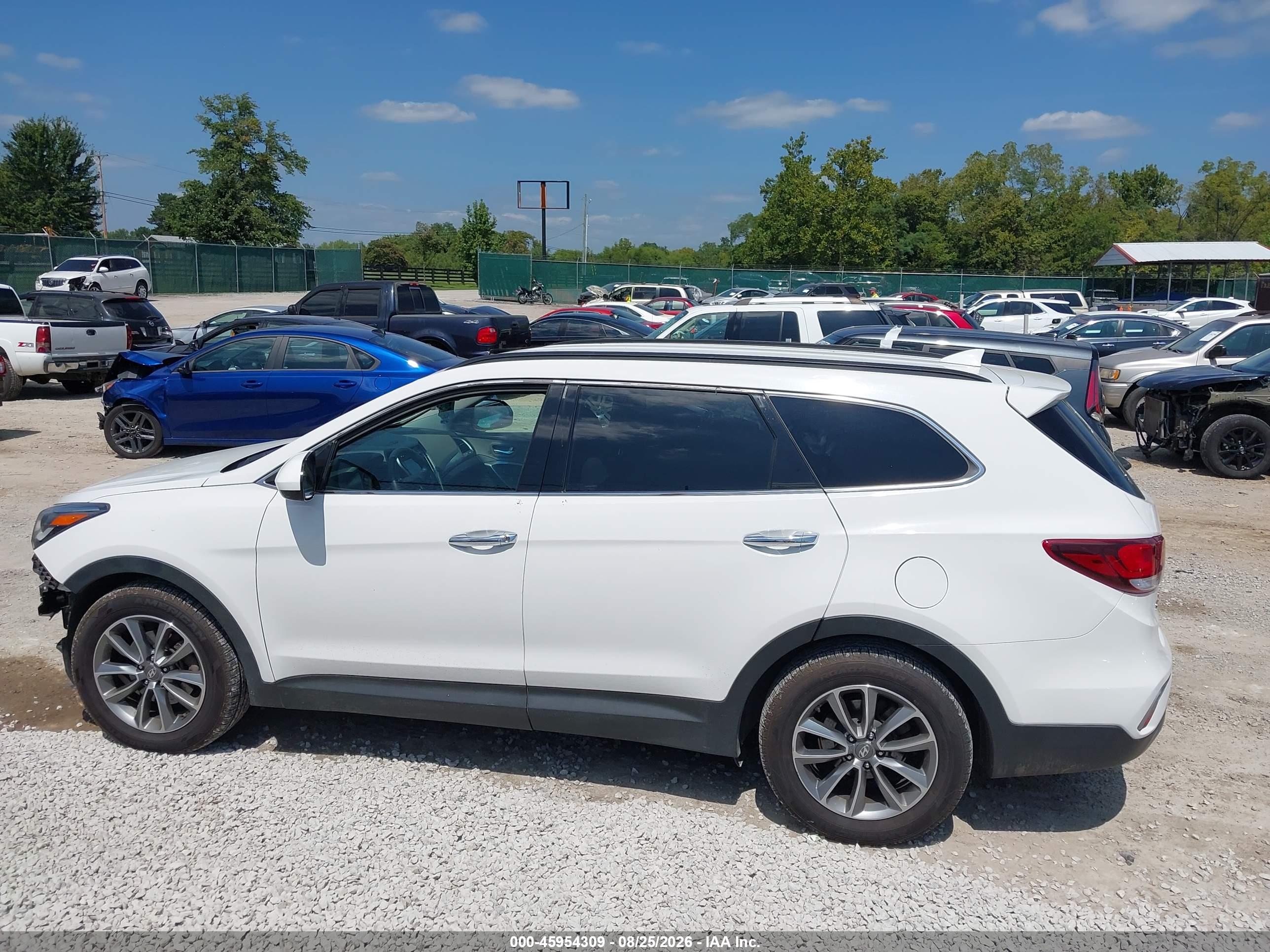 2017 HYUNDAI SANTA FE SE