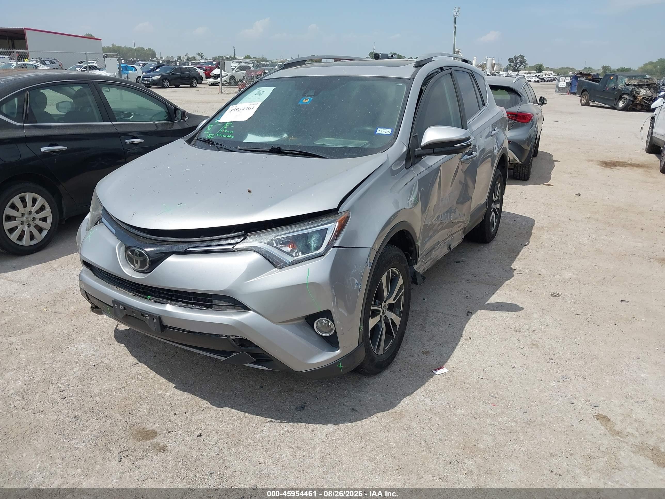 2018 TOYOTA RAV4 XLE — I2