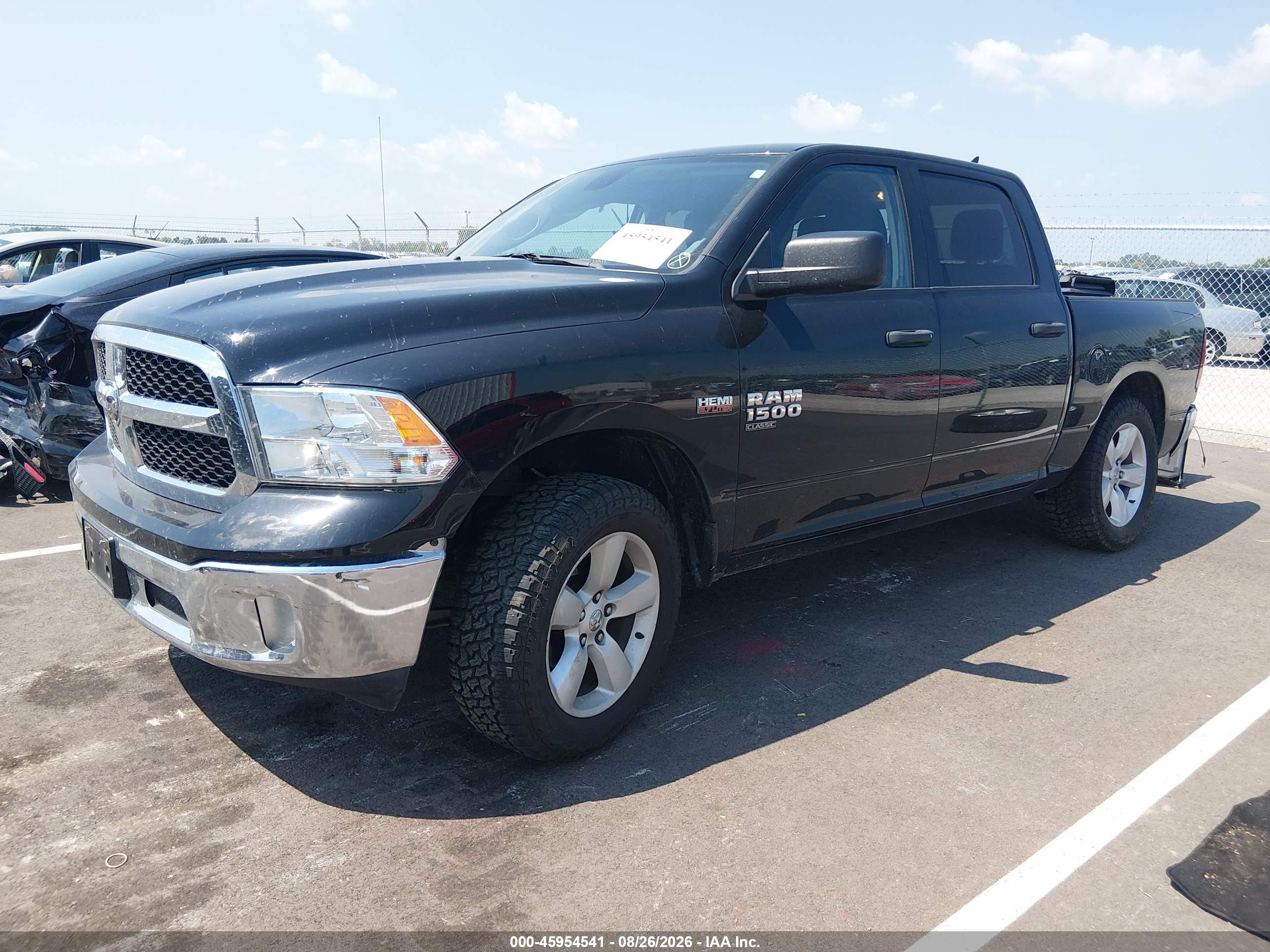 2024 RAM 1500 CLASSIC TRADESMAN  4X4 5'7 BOX — I2