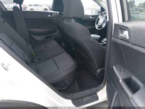 2017 KIA SPORTAGE LX — I8
