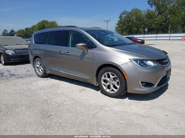 2017 CHRYSLER PACIFICA TOURING-L — I1