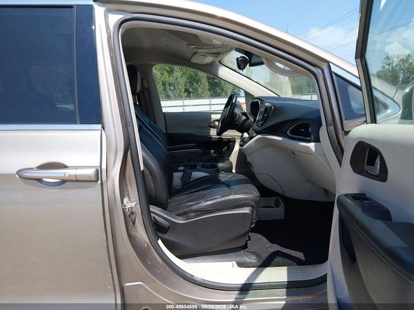 2017 CHRYSLER PACIFICA TOURING-L — I5