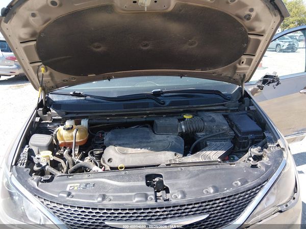2017 CHRYSLER PACIFICA TOURING-L — I10
