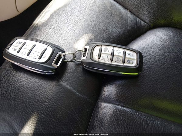 2017 CHRYSLER PACIFICA TOURING-L — I11