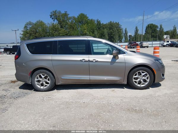 2017 CHRYSLER PACIFICA TOURING-L — I116