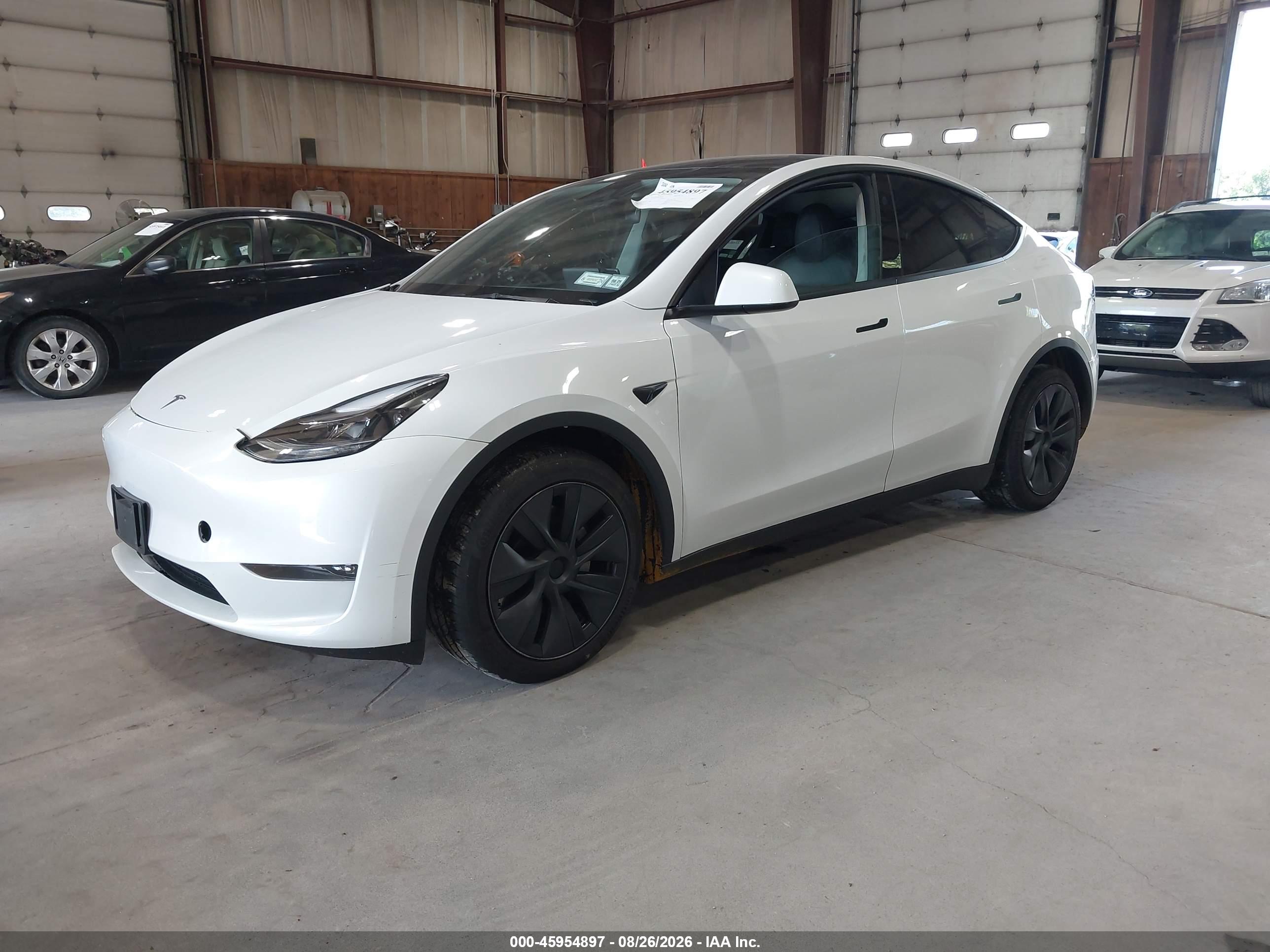 2024 TESLA MODEL Y — I2