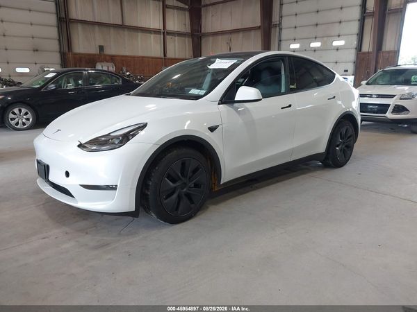 2024 TESLA MODEL Y — I2