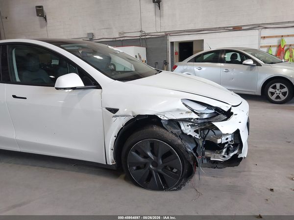 2024 TESLA MODEL Y — I6