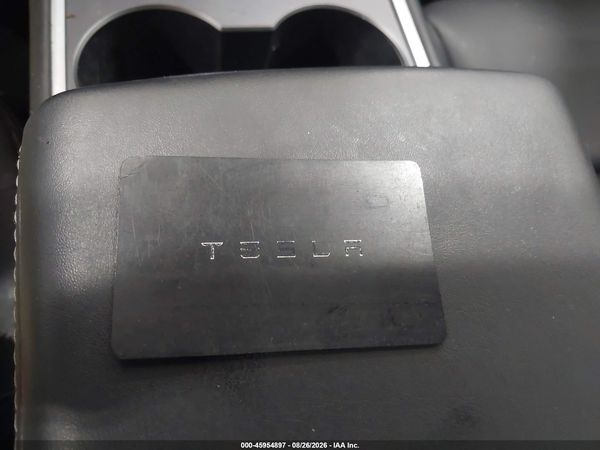 2024 TESLA MODEL Y — I11