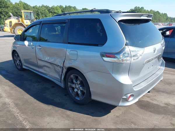 2013 TOYOTA SIENNA SE 8 PASSENGER — I3