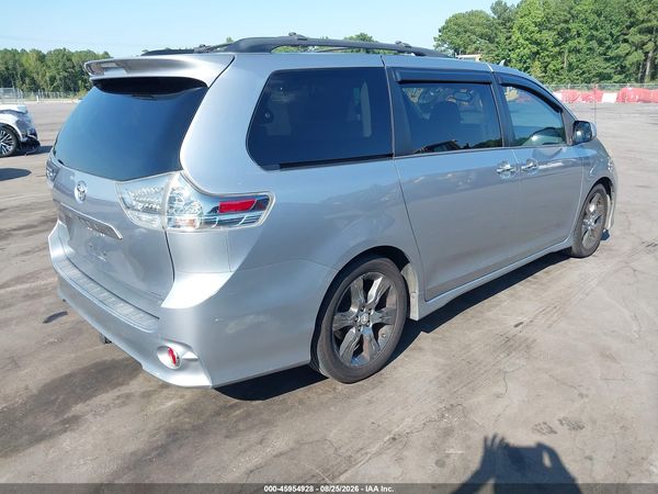 2013 TOYOTA SIENNA — I4