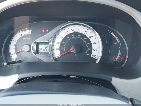 2013 TOYOTA SIENNA SE 8 PASSENGER — I7