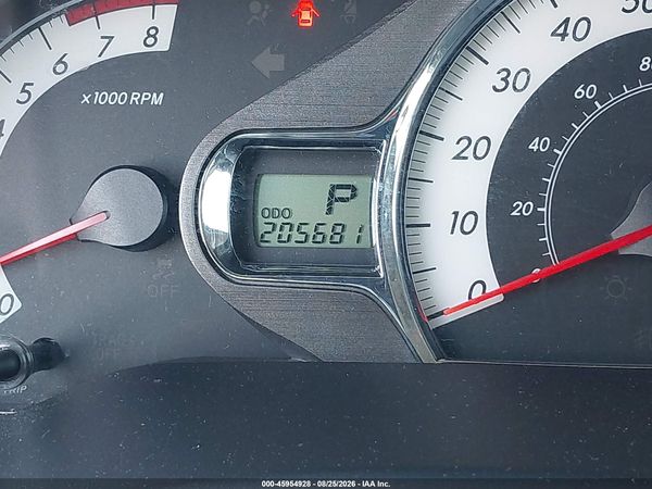 2013 TOYOTA SIENNA SE 8 PASSENGER — I118
