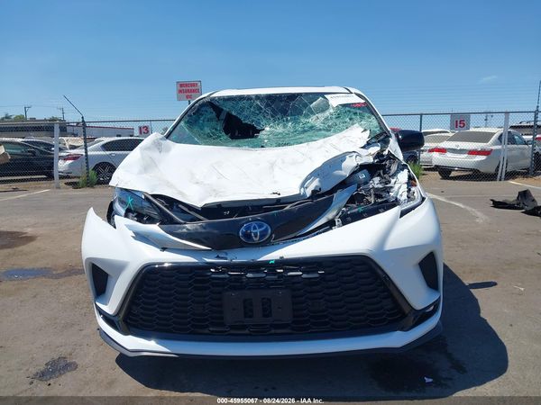 2024 TOYOTA SIENNA XSE