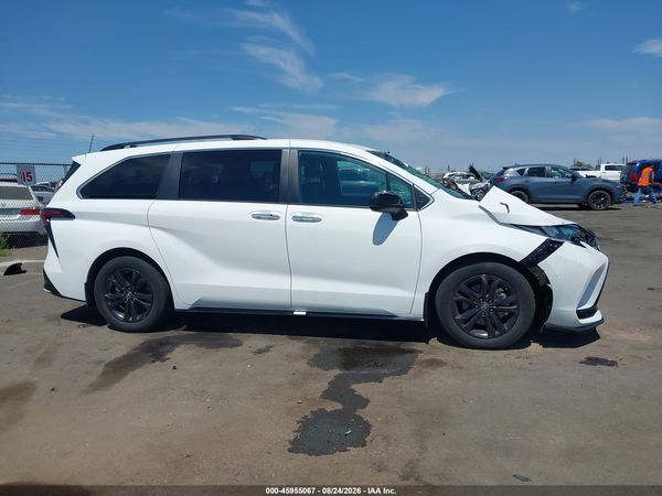 2024 TOYOTA SIENNA XSE