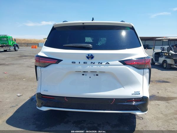 2024 TOYOTA SIENNA XSE
