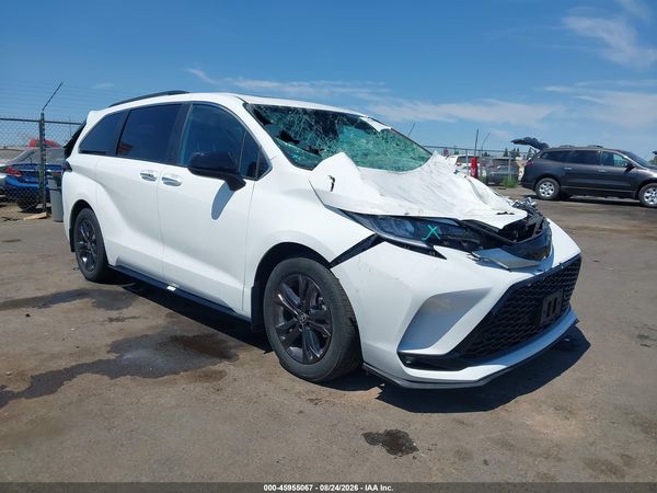 2024 TOYOTA SIENNA XSE
