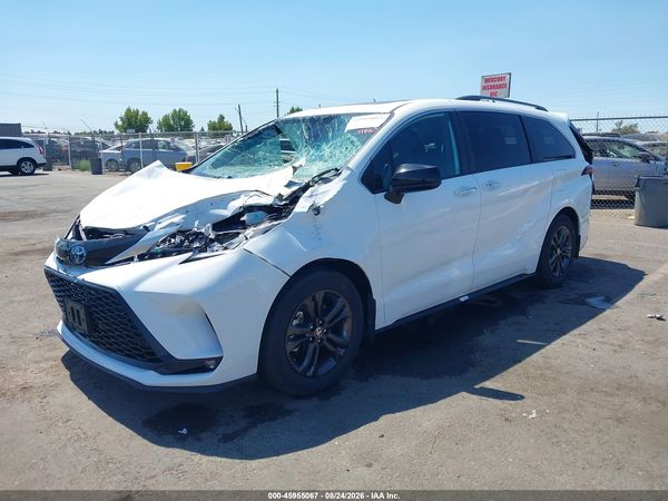 2024 TOYOTA SIENNA XSE