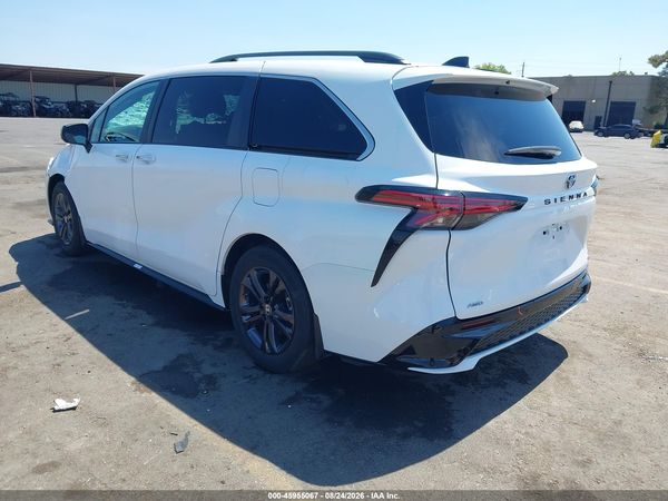 2024 TOYOTA SIENNA XSE