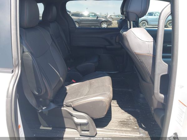 2024 TOYOTA SIENNA XSE