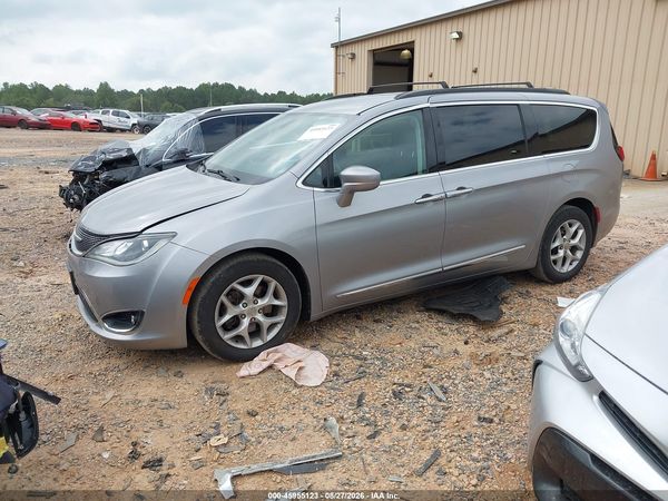 2017 CHRYSLER PACIFICA — I2