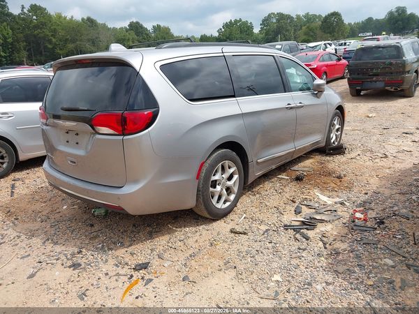 2017 CHRYSLER PACIFICA TOURING-L — I4