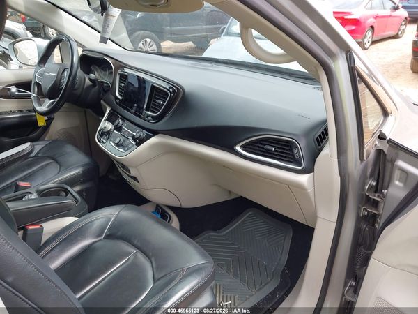 2017 CHRYSLER PACIFICA TOURING-L — I5