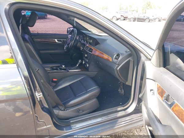 2013 MERCEDES-BENZ C 300