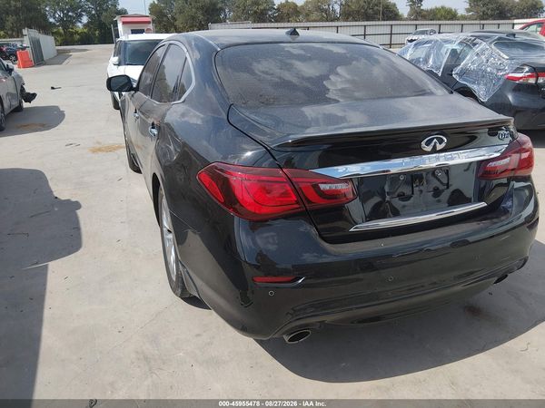 2019 INFINITI Q70 3.7 LUXE — I3