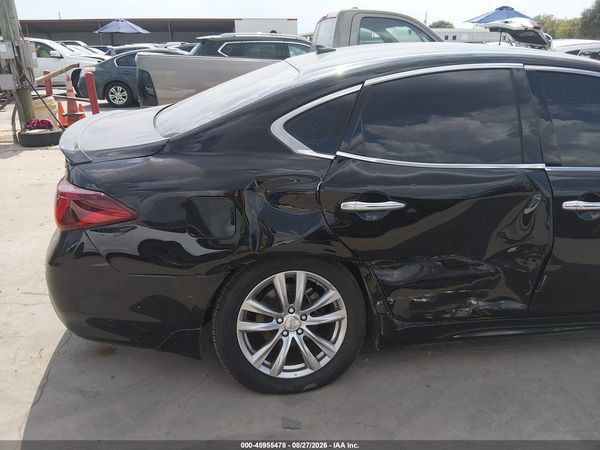 2019 INFINITI Q70 3.7 LUXE — I6