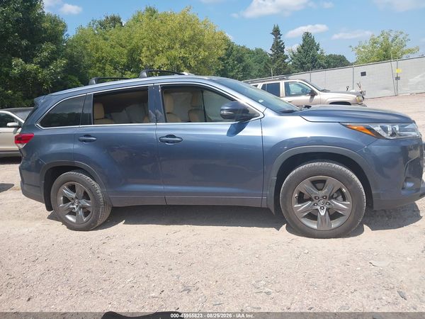 2017 TOYOTA HIGHLANDER LIMITED PLATINUM