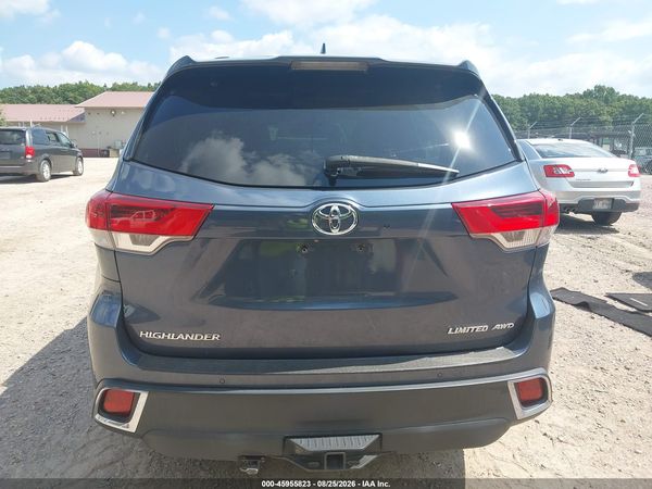 2017 TOYOTA HIGHLANDER LIMITED PLATINUM