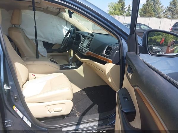2017 TOYOTA HIGHLANDER LIMITED PLATINUM