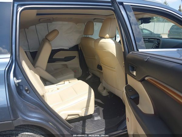 2017 TOYOTA HIGHLANDER LIMITED PLATINUM