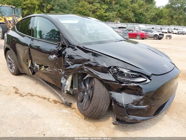 2025 TESLA MODEL Y — I1