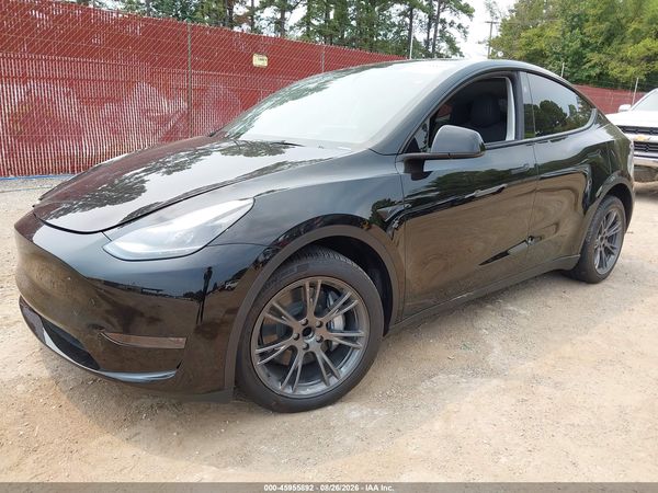 2025 TESLA MODEL Y — I2